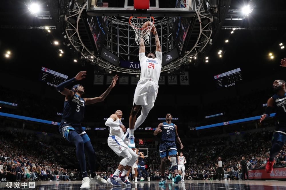 足球划出完 足球划出完