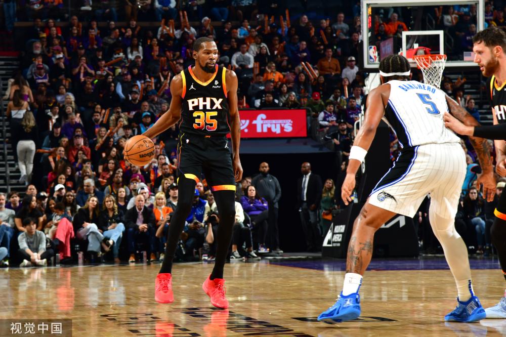 备受瞩目的 备受瞩目的